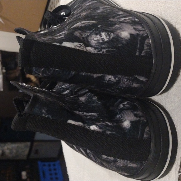Men's size 12 horror theme shoe - Picture 7 of 11